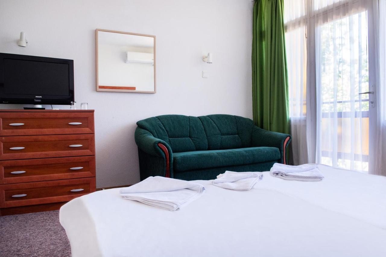 CE Napfény Hotel Siófok Extérieur photo