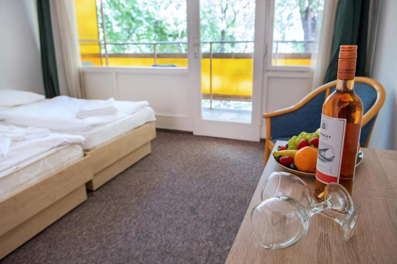CE Napfény Hotel Siófok Extérieur photo