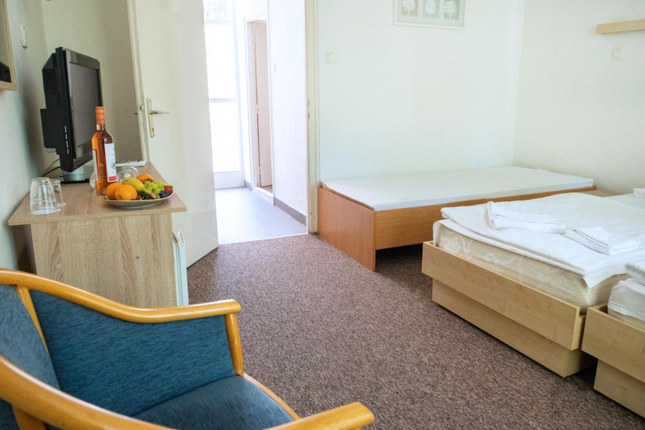 CE Napfény Hotel Siófok Extérieur photo