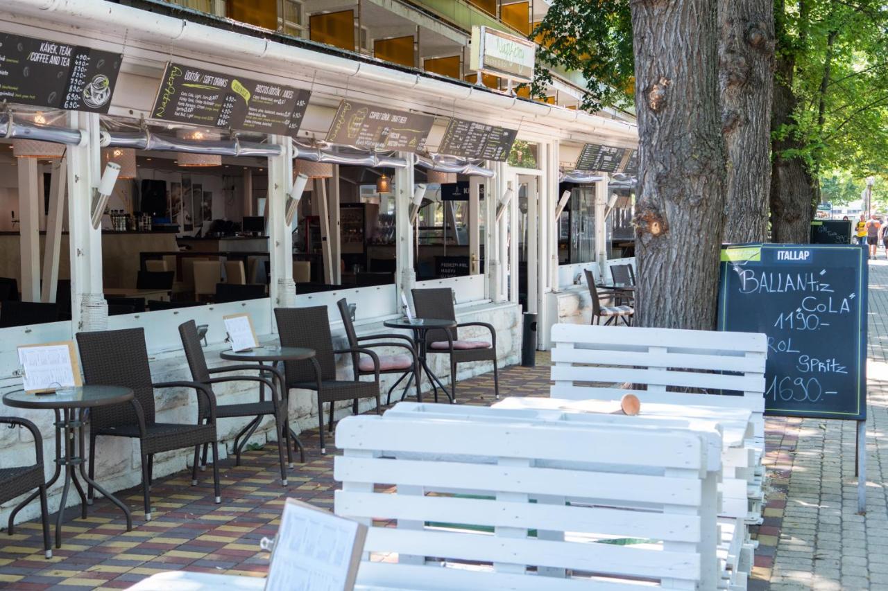 CE Napfény Hotel Siófok Extérieur photo