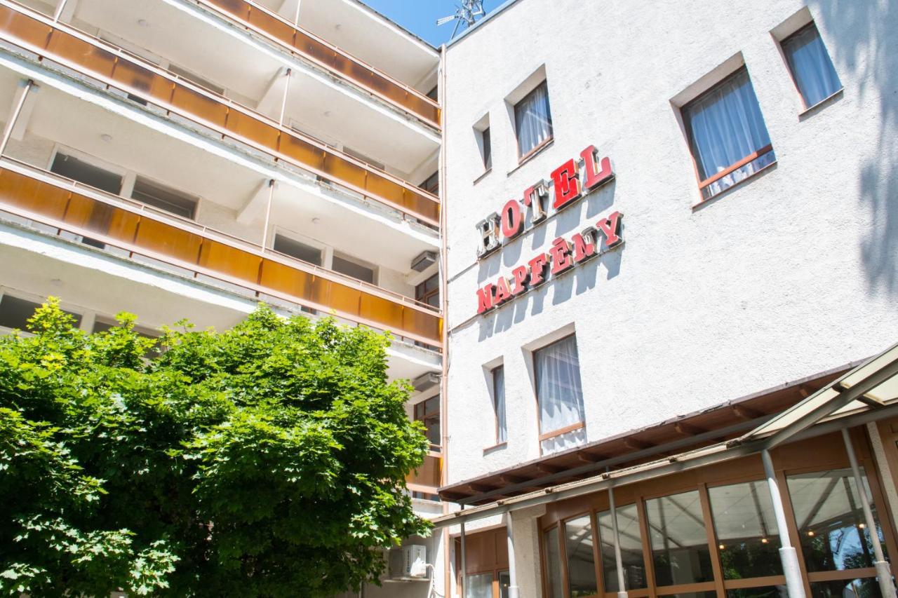 CE Napfény Hotel Siófok Extérieur photo