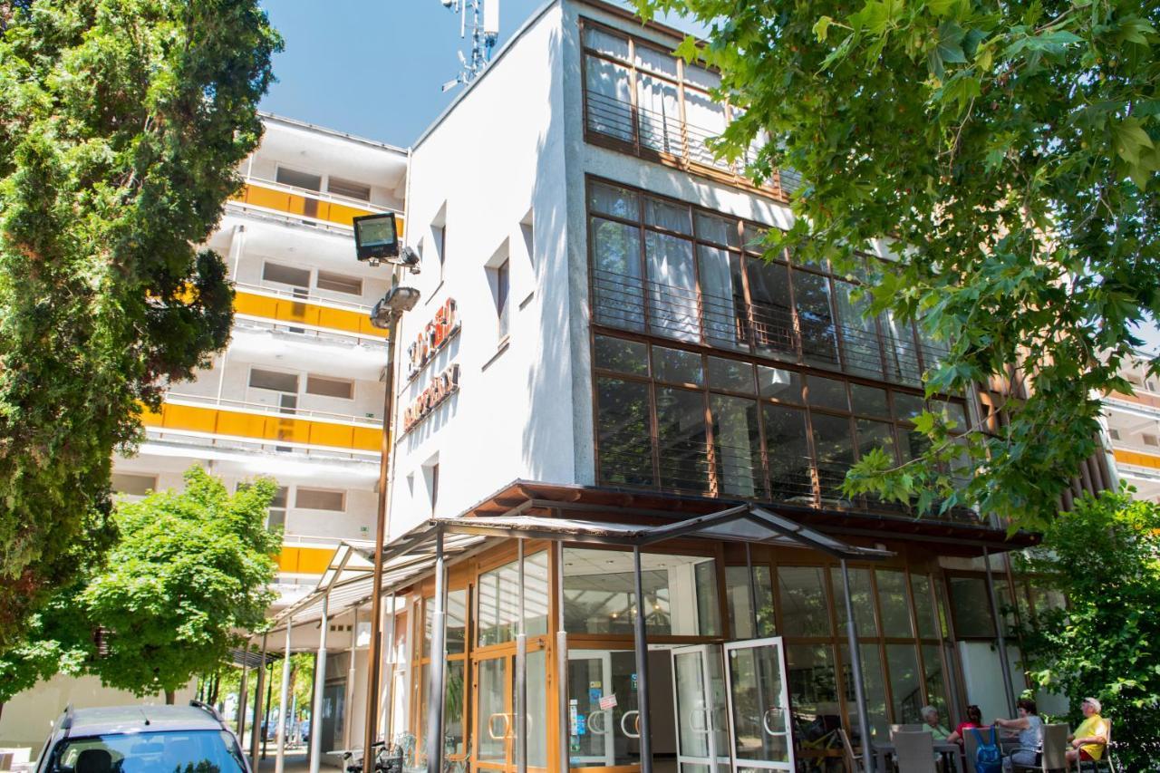 CE Napfény Hotel Siófok Extérieur photo