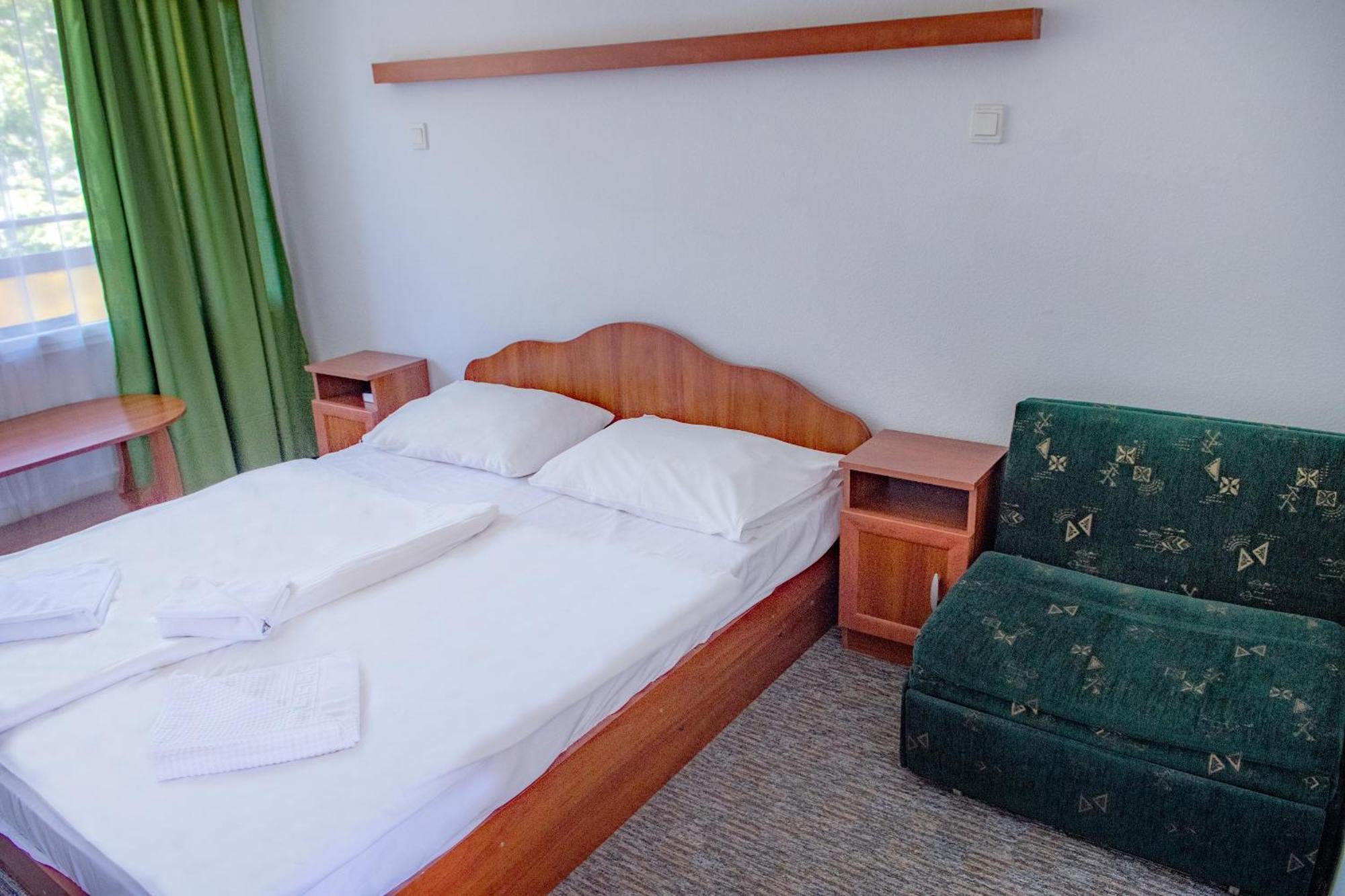 CE Napfény Hotel Siófok Extérieur photo