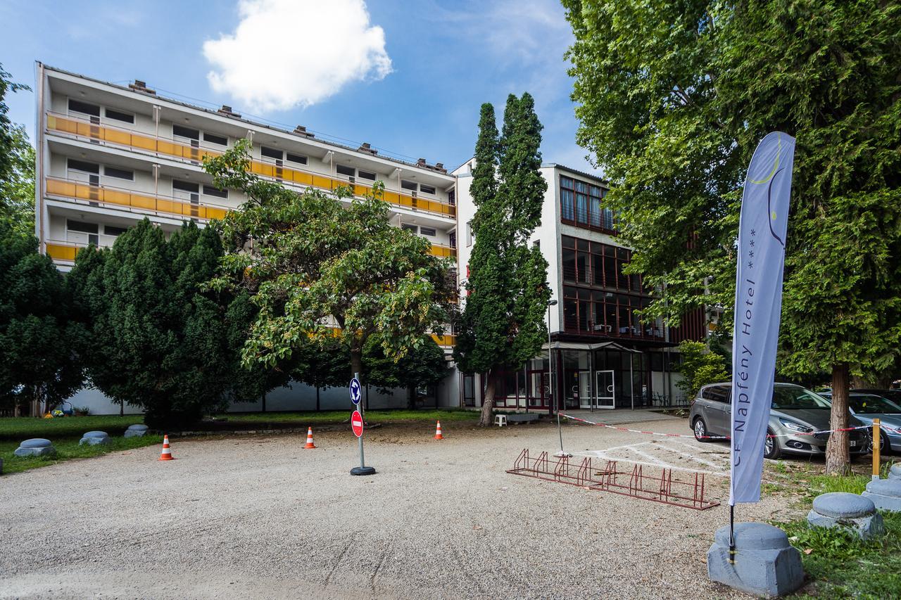 CE Napfény Hotel Siófok Extérieur photo