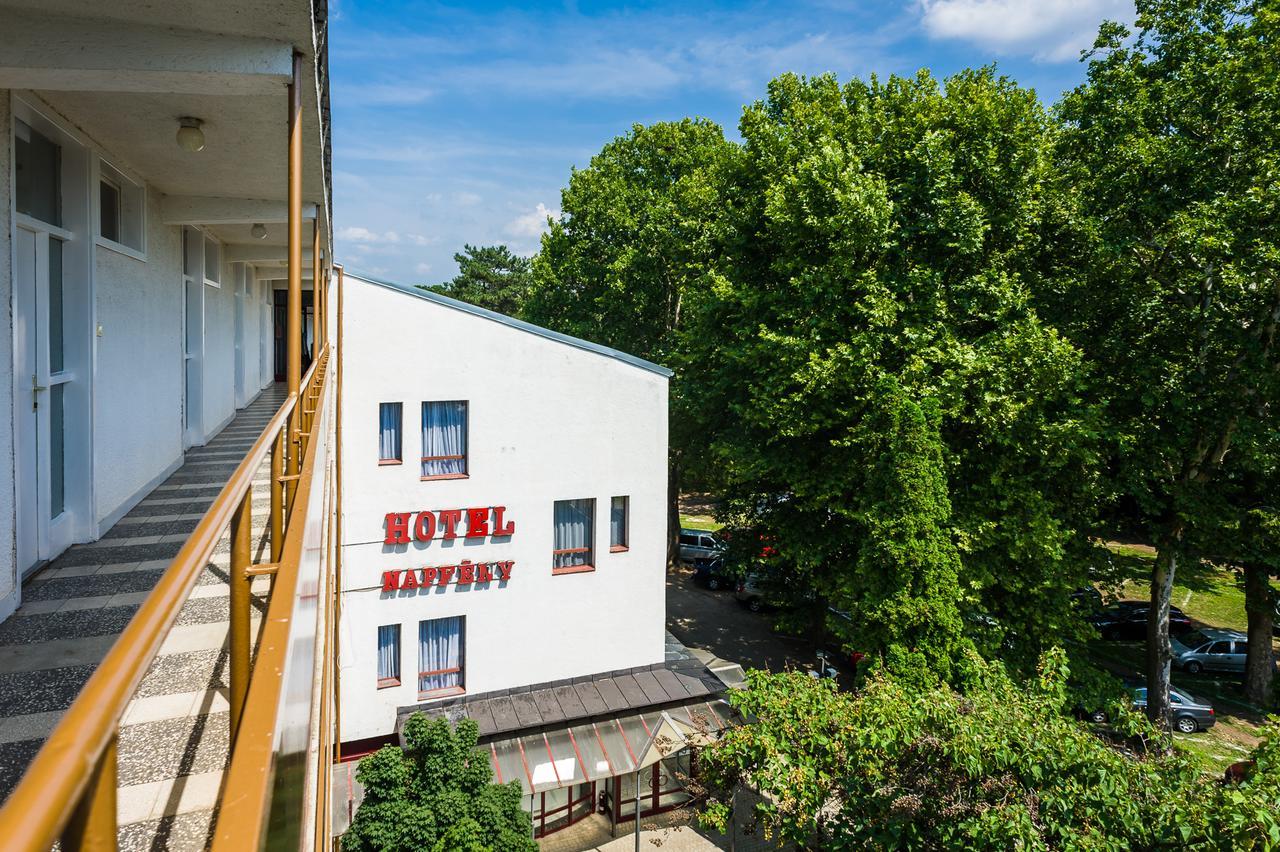 CE Napfény Hotel Siófok Extérieur photo