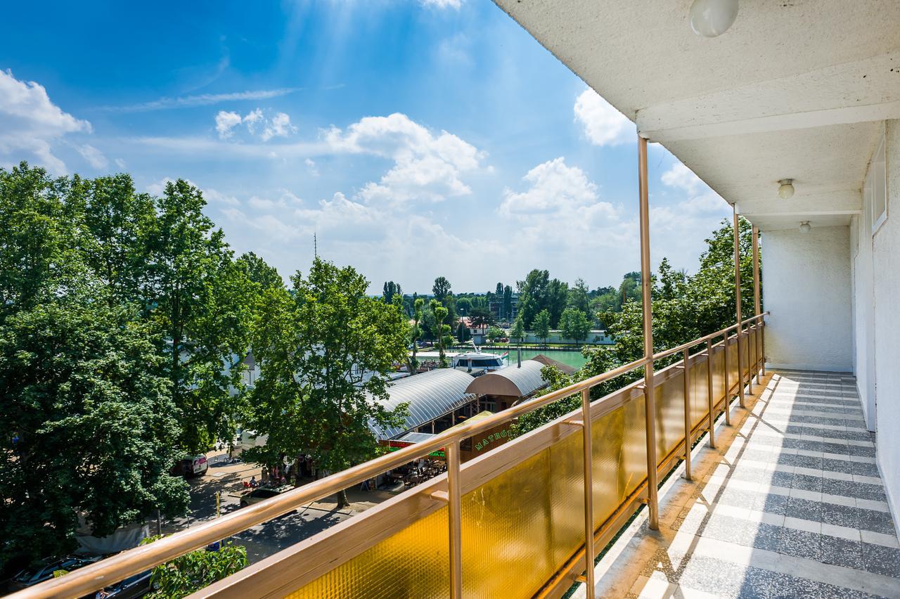 CE Napfény Hotel Siófok Extérieur photo